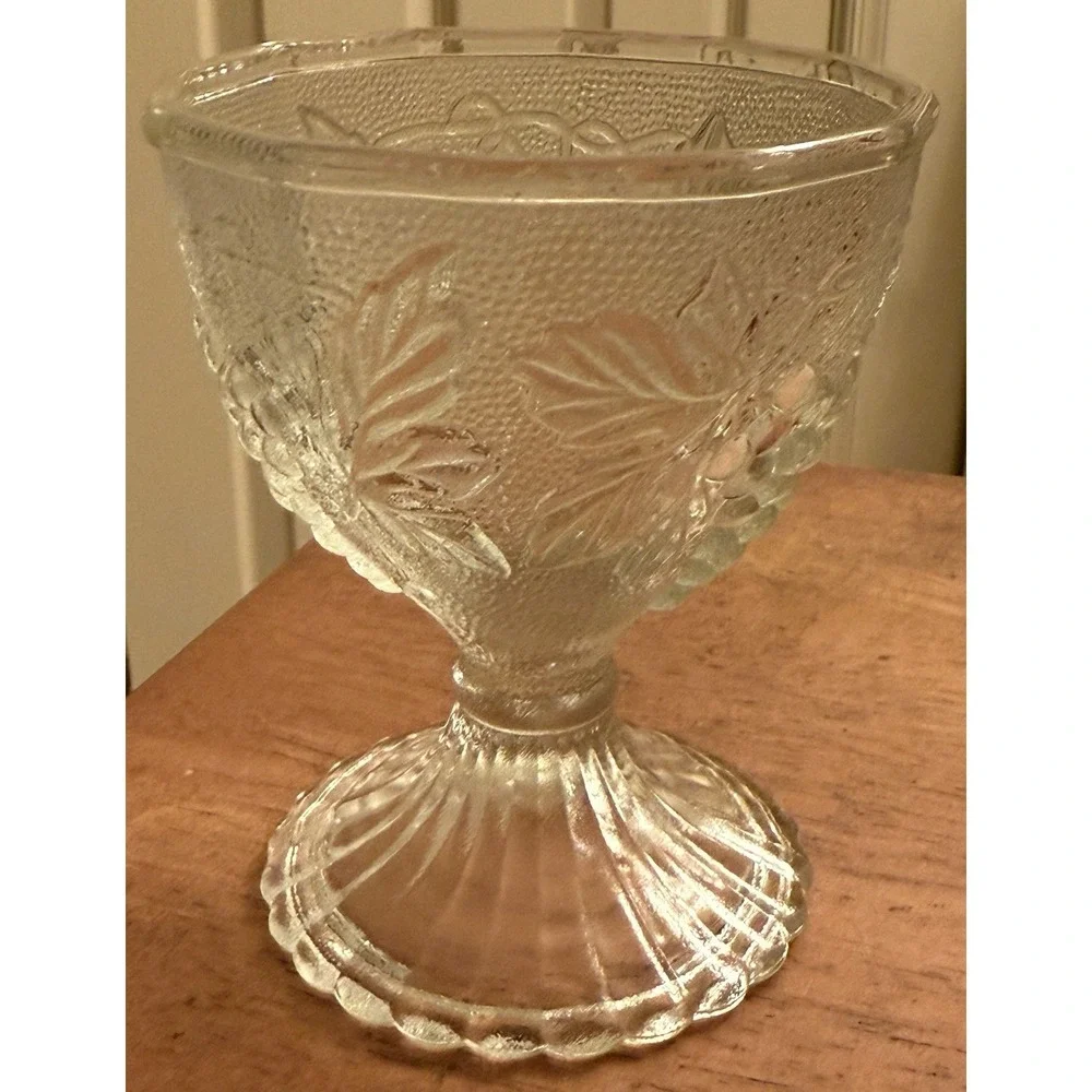 Vintage Indiana Glass Grape And Leaves Sherbet Glass/Goblet‎ EUC 4.5